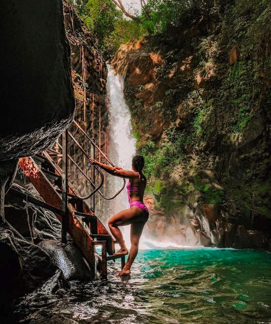 8 Costa Rica Waterfalls You Must Visit