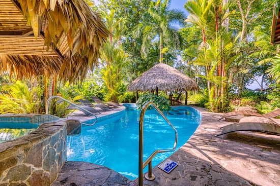 Banana Azul Facilities