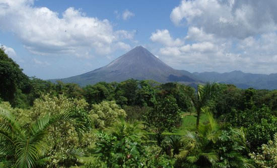 8 BEST COSTA RICA NATIONAL PARKS & RESERVES