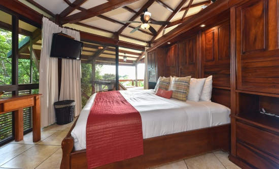 Casa de las Flores Villa bedroom 1