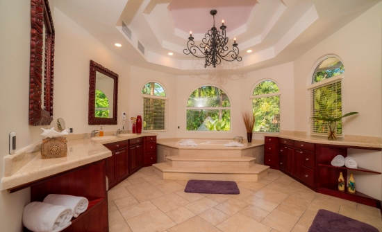 Casa Harmon bathroom