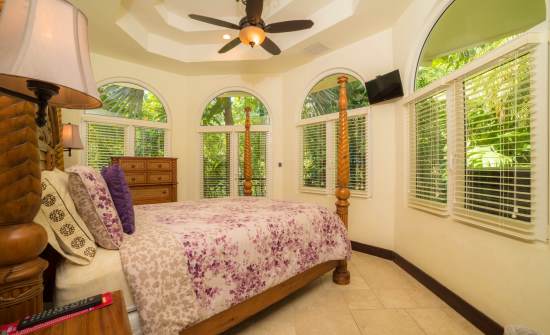 Casa Harmon guest room