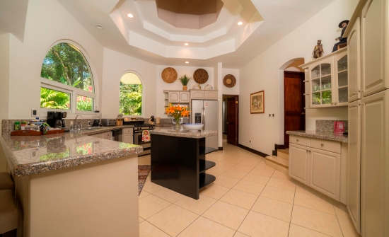 Casa Harmon kitchen