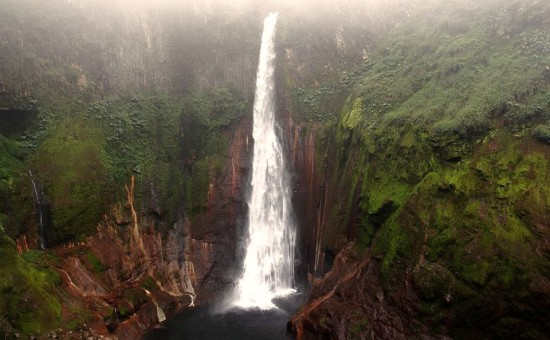 Costa Rica Bajos del Toro Hiking Trail