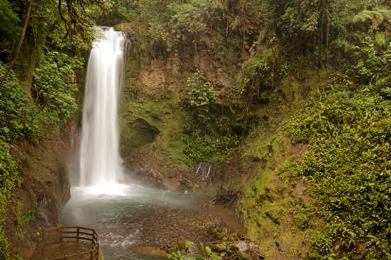 5 COSTA RICA WATERFALLS YOU MUST VISIT