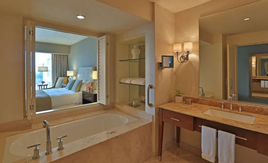 The Bristol Hotel, Panama