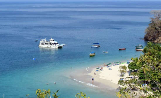 Tortuga Island snorkeling