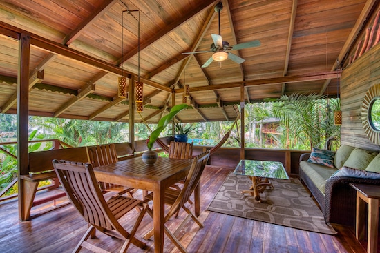 TREE HOUSE APARTMENT